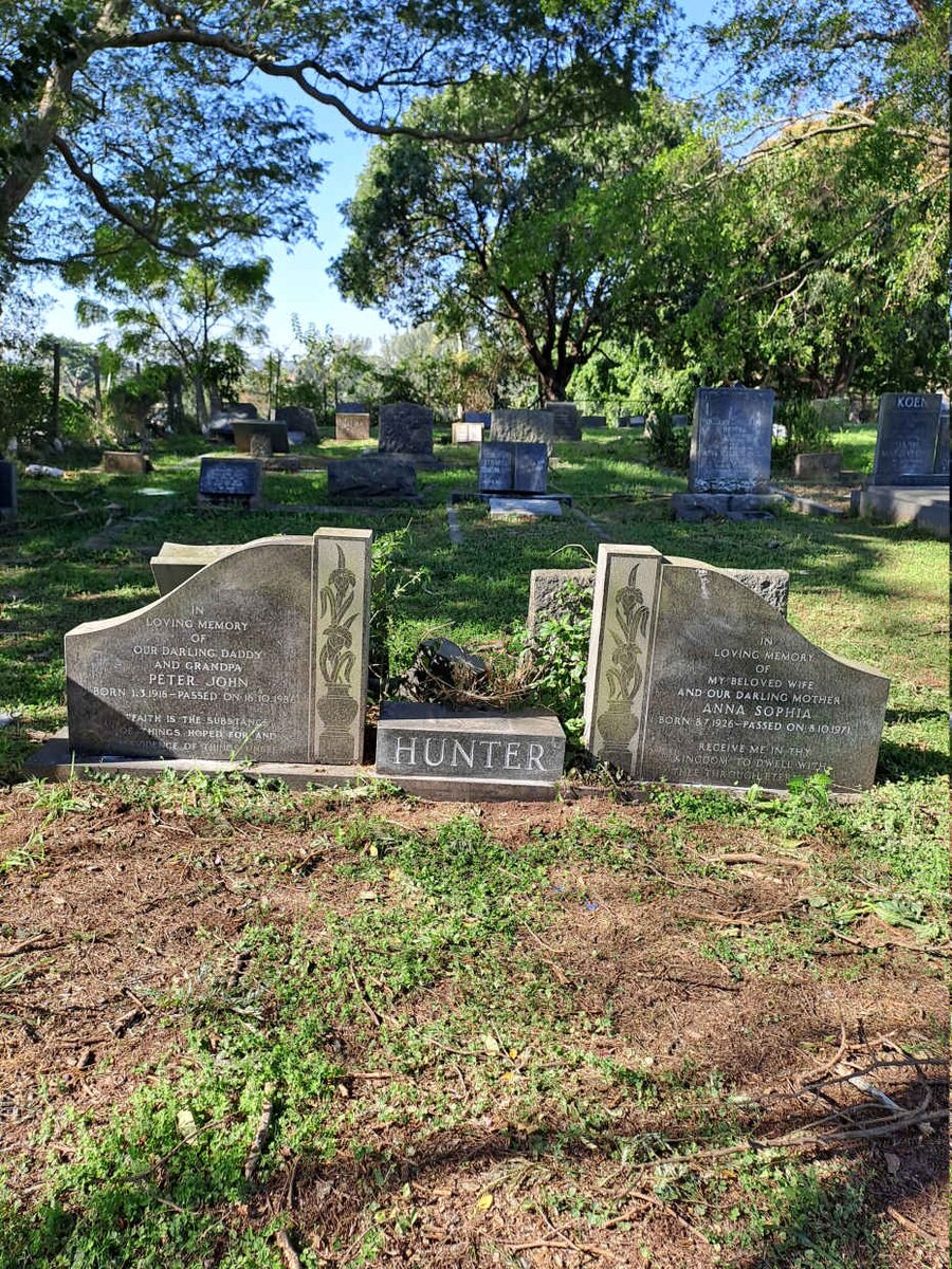 HUNTER Peter John 1918-1986 :: HUNTER Anna Sophia 1926-1971_1