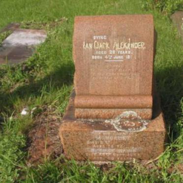 ALEXANDER Ian 1902-1930 :: ALEXANDER Patricia -1960 :: ALEXANDER Margaret -1944 :: ALEXANDER George -1947