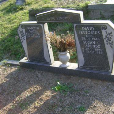 ARENDS Susan C. 1893-1987 :: SINGH Ranjith 1950-1999 :: PRETORIUS David -1944
