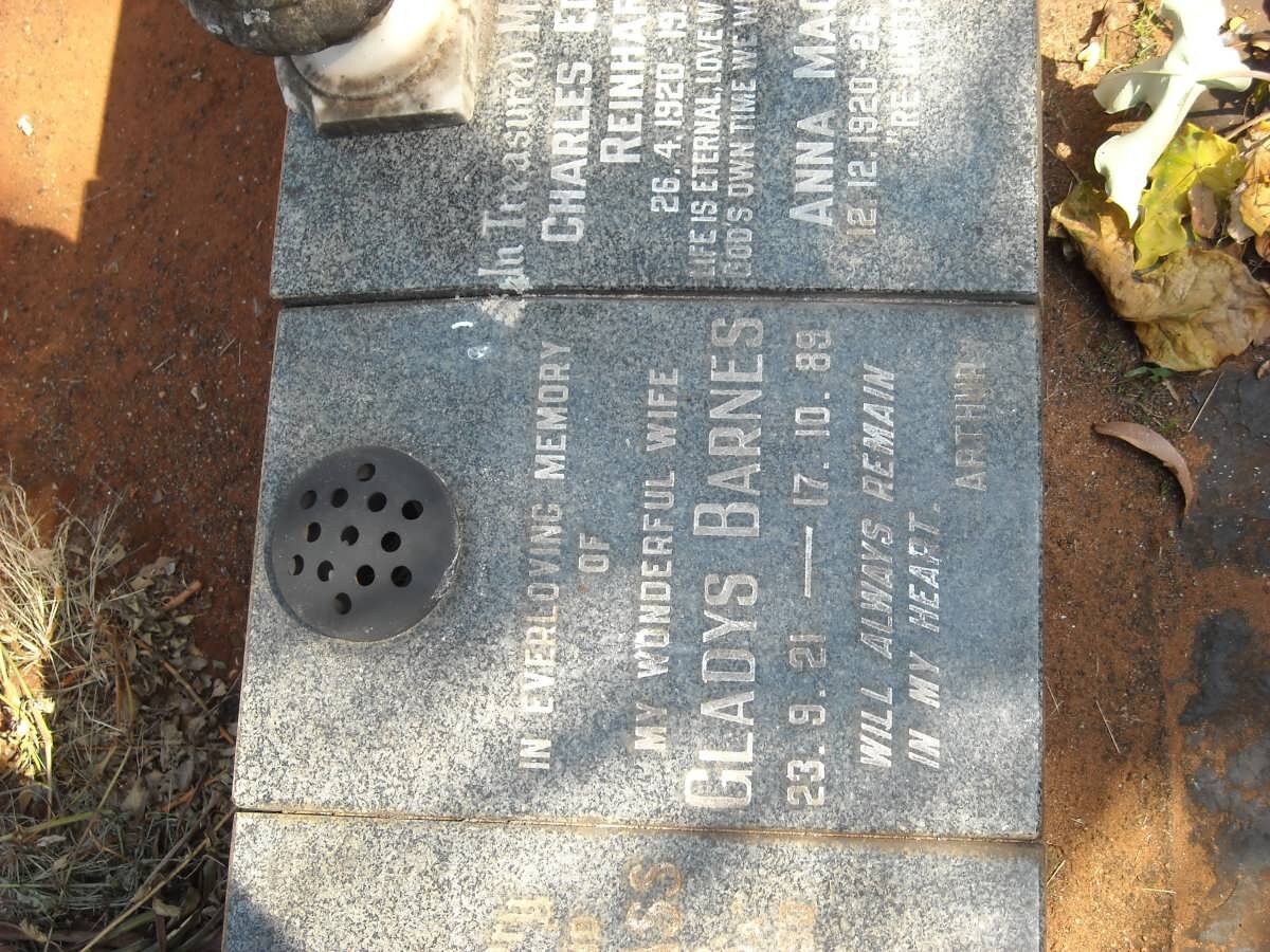 BARNES Gladys 1921-1989