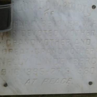 BERG Nelly, van der 1895-1980