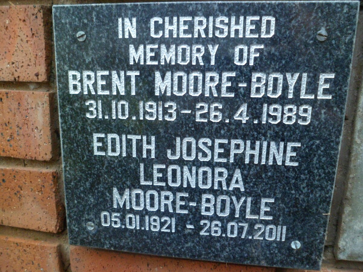 BOYLE Brent, MOORE 1913-1989 &amp; Edith Josephine Leonora 1921-2011