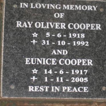 COOPER Ray Oliver 1918-1992 &amp; Eunice 1917-2005
