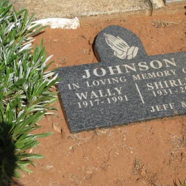 JOHNSON Wally 1917-1991 &amp; Shirley 1931-2008
