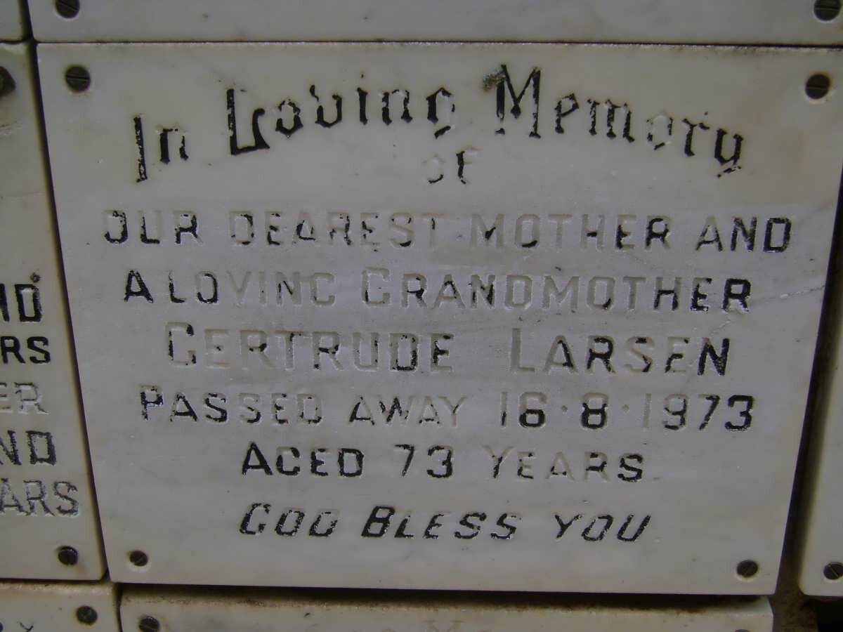 LARSEN Gertrude -1973