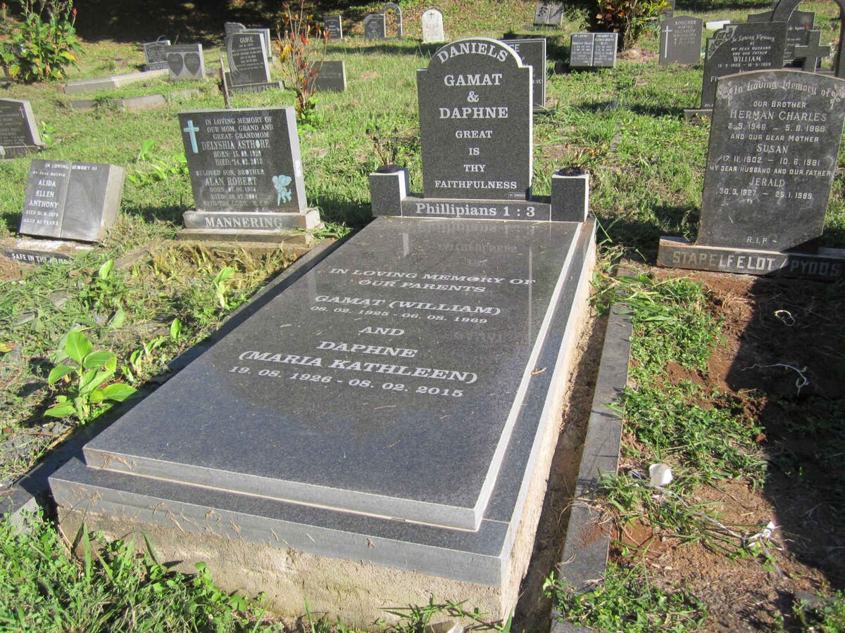 DANIELS William 1925-1969 &amp; Maria Kathleen 1926-2015