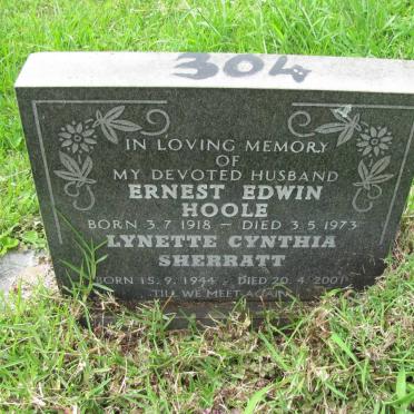HOOLE Ernest Edwin 1918-1973 :: SHERRATT Lynette Cynthia 1944-2001