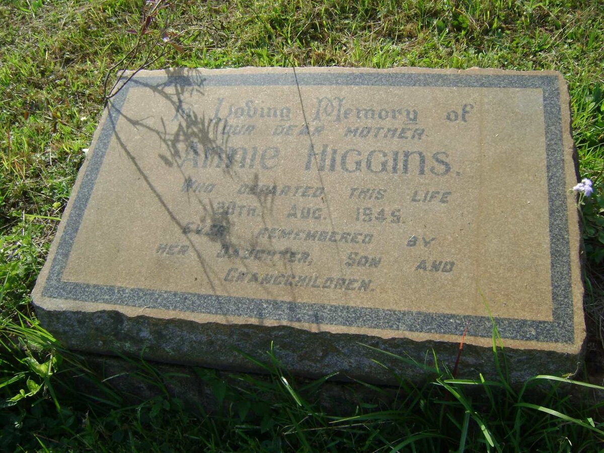 HIGGINS Annie -1945