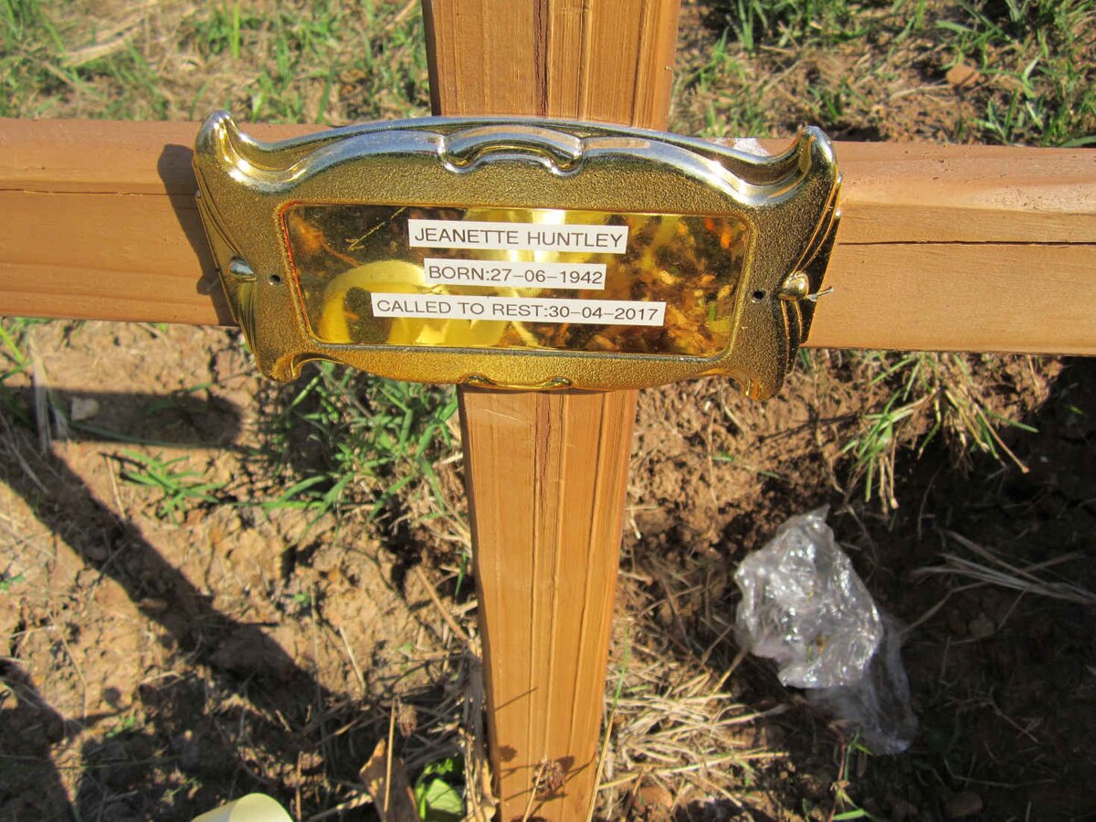 HUNTLEY Jeanette 1942-2017