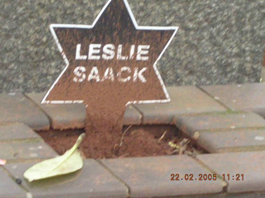 SAACK Leslie