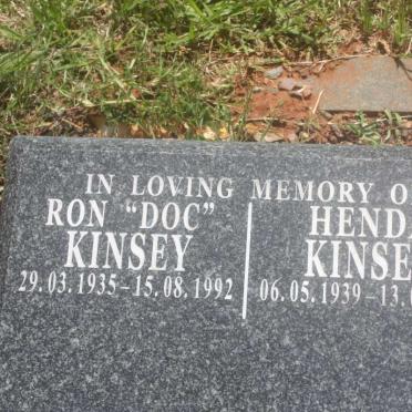 KINSEY Ron 1935-1992 &amp; Henda 1939-2004