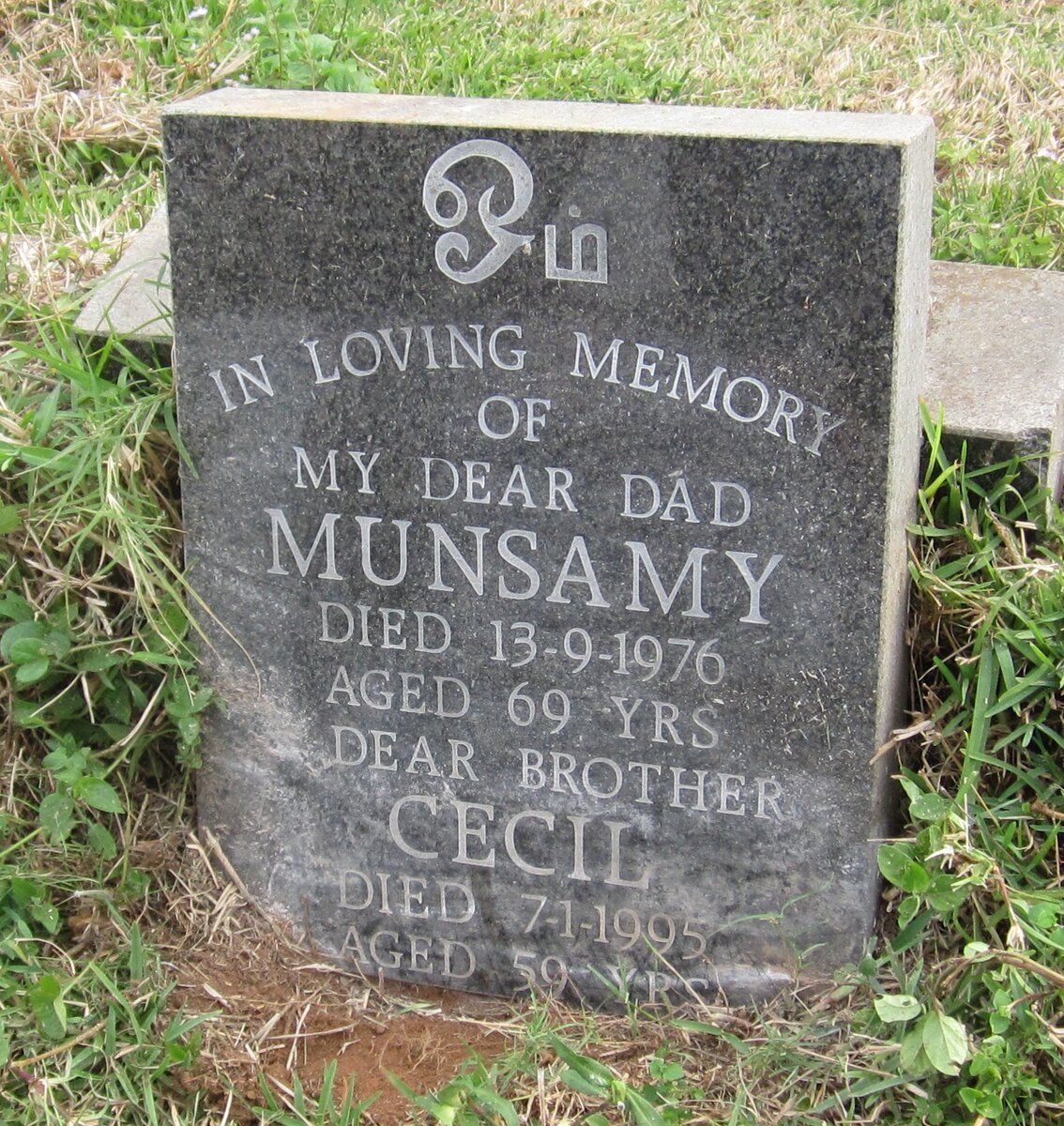 MUNSAMY -1976 :: MUNSAMY Cecil -1995