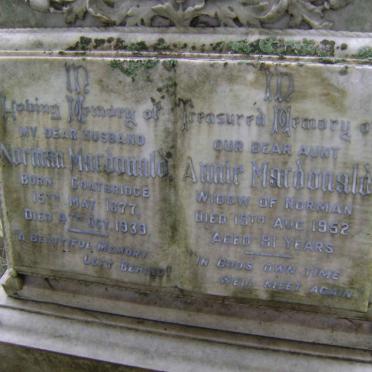 MACDONALD Norman 1877-1939 &amp; Annie -1952