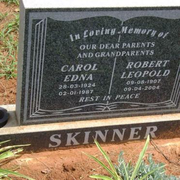 SKINNER Robert Leopold 1907-2004 &amp; Carol Edna 1924-1987
