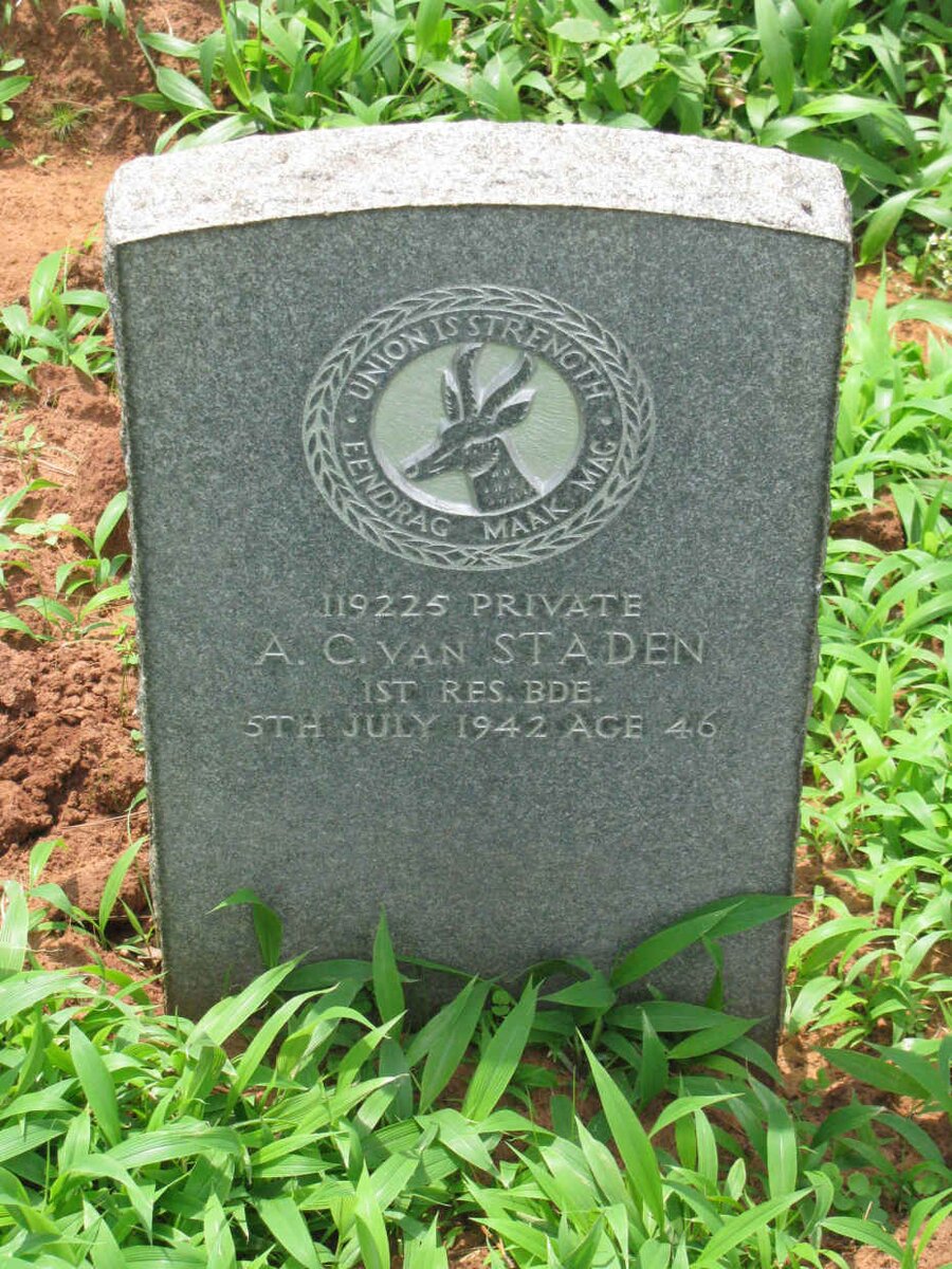 STADEN A.C., van -1942