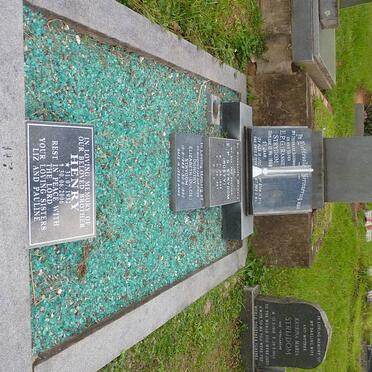 STRYDOM E.P.G. -1968 :: STRYDOM E.P.G. 1945-1987 :: STRYDOM Dorothy Elizabeth 1949-1990 :: STRYDOM Henry 1932-2006