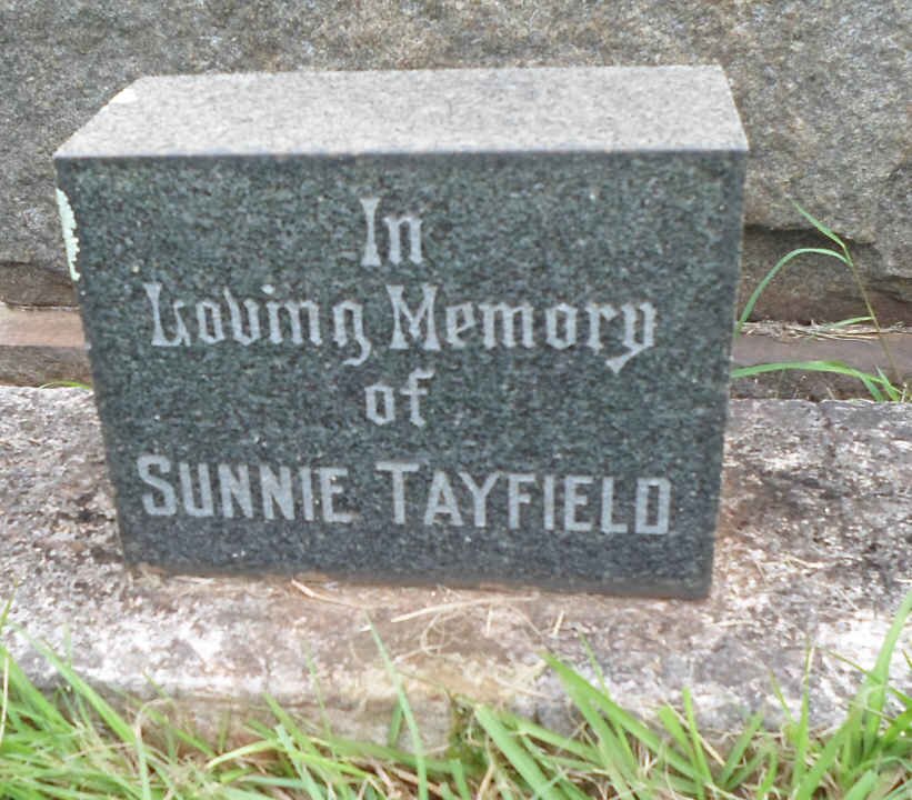 TAYFIELD Sunnie