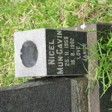 TREVOU Denis, Du -1965 :: GAVIN Nigel, Mun 1959-1992 :: TREVOU Stephen, Du 1990-1990