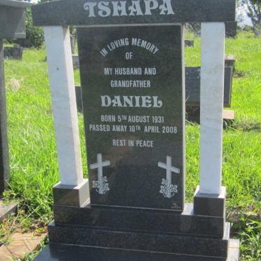 TSHAPA Daniel 1931-2008