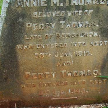 THOMAS Percy -1943 &amp; Annie M. -1915