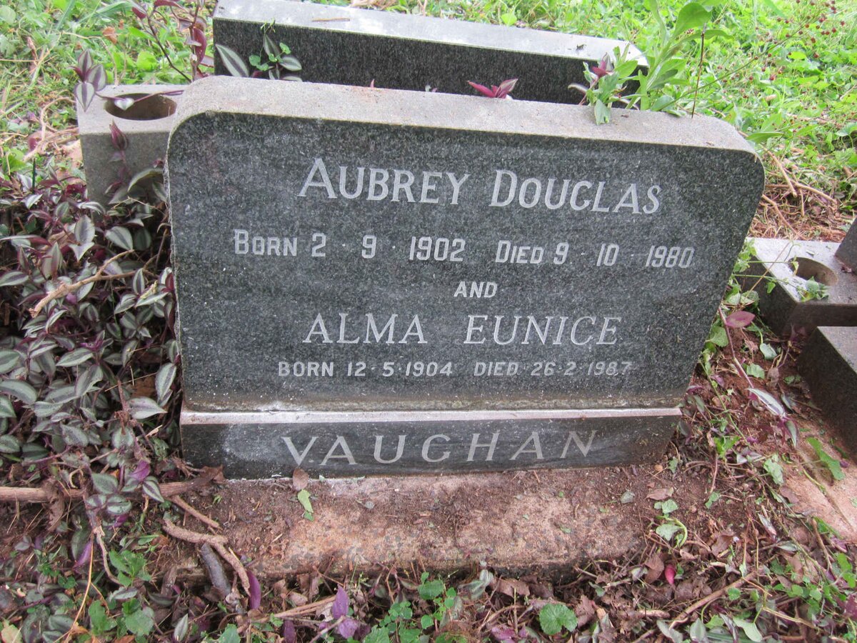 VAUGHAN Aubrey Douglas 1902-1980 &amp; Alma Eunice 1904-1987