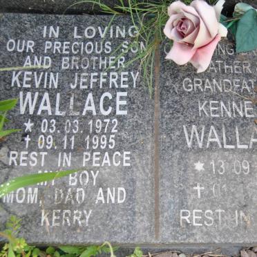 WALLACE Kevin Jeffrey 1972-1995 :: WALLACE Kenneth 1948-2009