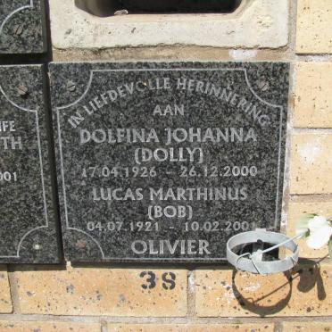 OLIVIER Lucas Marthinus 1921-2001 &amp; Dolfina Johanna 1926-2000