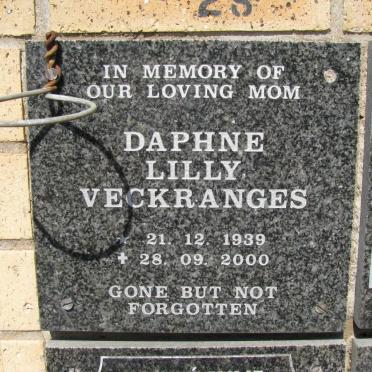 VECKRANGES Daphne Lilly 1939-2000