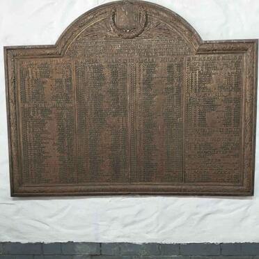 09. TO THE ETERNAL HONOUR AND UNDYING MEMORY OF THE GALLANT MEN OF THE HRM OF JOHN DICKINSON AND CO WHO GAVE THEIR LIVES FOR THEIR COUNTRY IN THE GREAT WAR 1914-1918_1