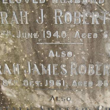 ROBERTSON John Duncan -1940 & Sarah James -1961 :: ROBERTSON Ian Campbell -1933 :: GIBBS Natalie Sinclair -1991