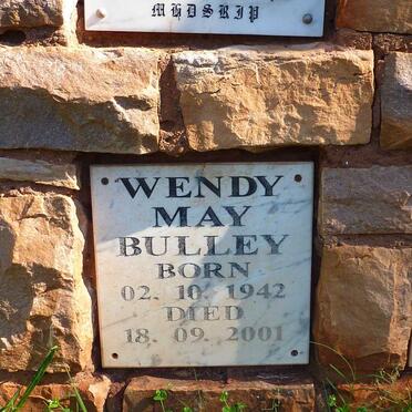 BULLEY Wendy May 1942-2001