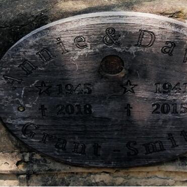 SMITH David, GRANT 1941-2015 &amp; Annie 1945-2018