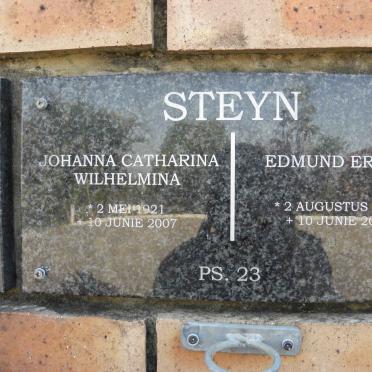 STEYN Edmund Ernist 1943-2010 &amp; Johanna Catharina Wilhelmina  1921-2007