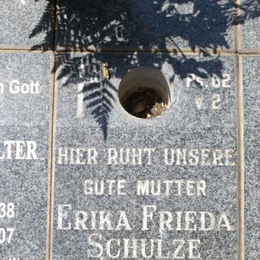 SCHULZE Erika Frieda 1930-1992