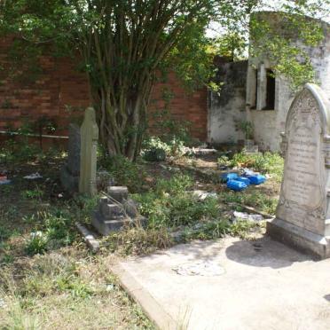 Rubbish between the graves