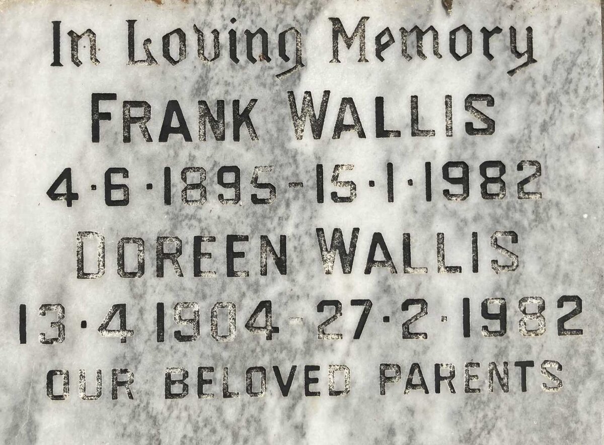 WALLIS Frank 1895-1982 & Doreen 1904-1992