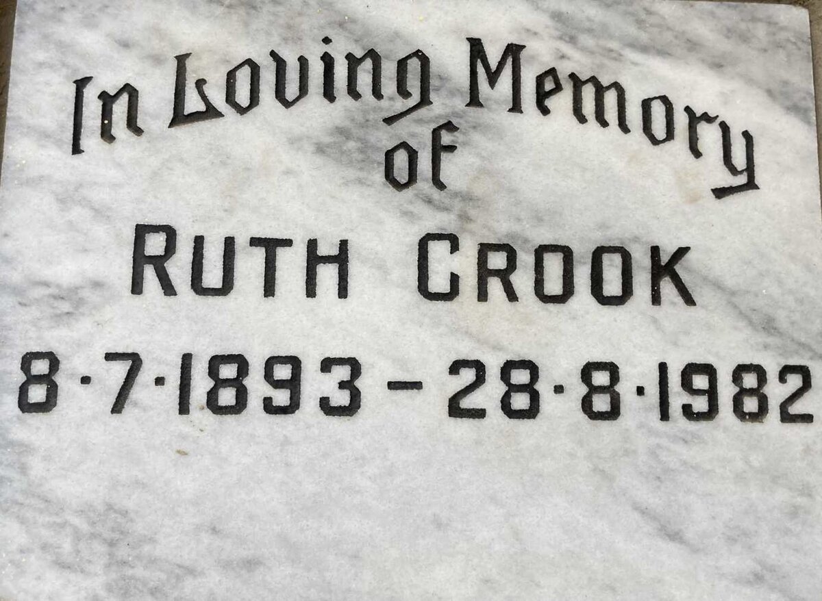 CROOK Ruth 1893-1982