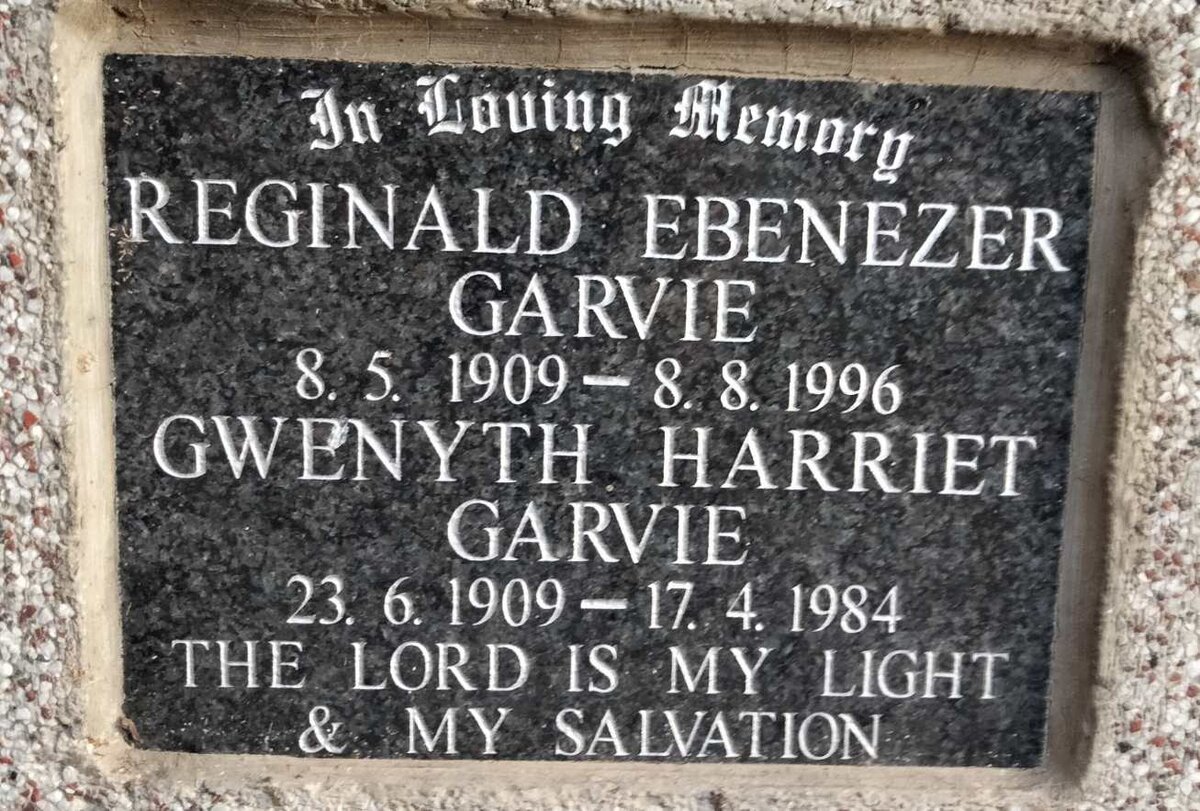 GARVIE Reginald Ebenezer 1909-1996 & Gwenyth Harriet 1909-1984