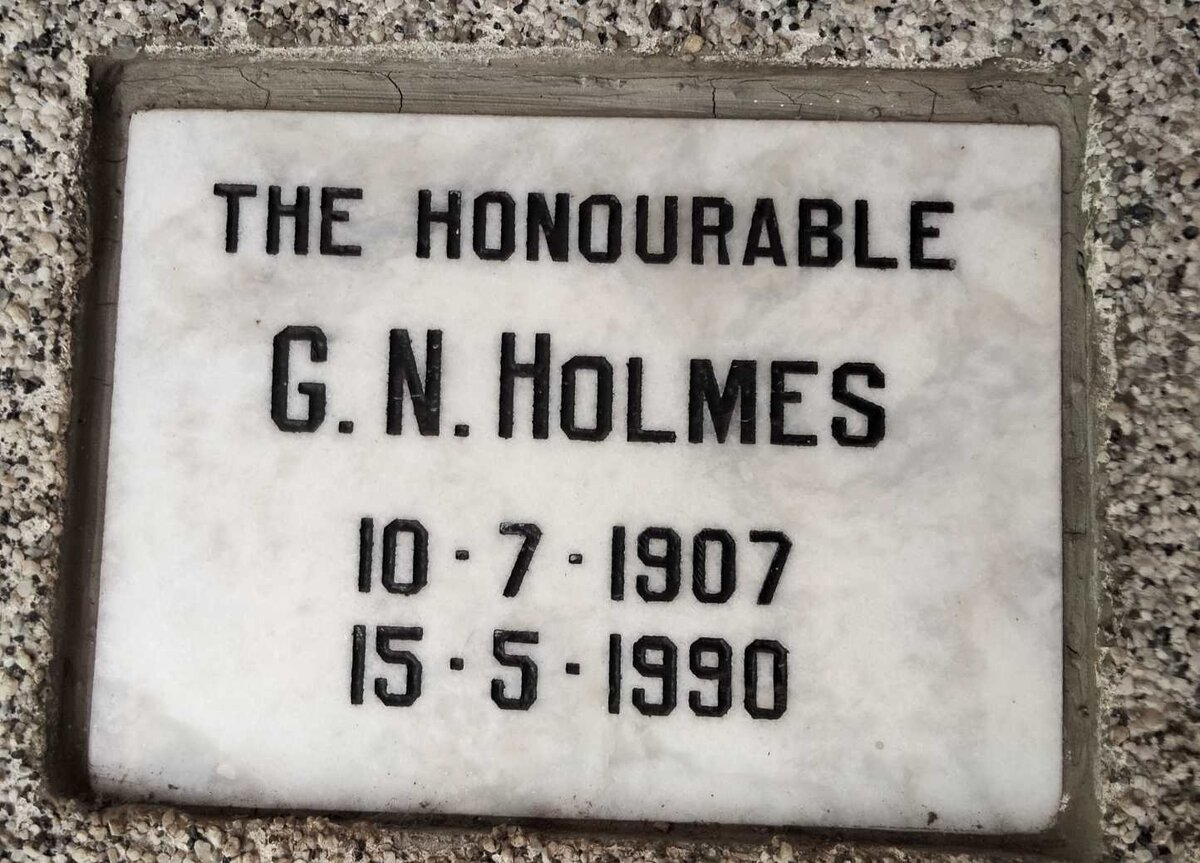 HOLMES G.N. 1907-1990
