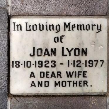 LYON Joan 1923-1977