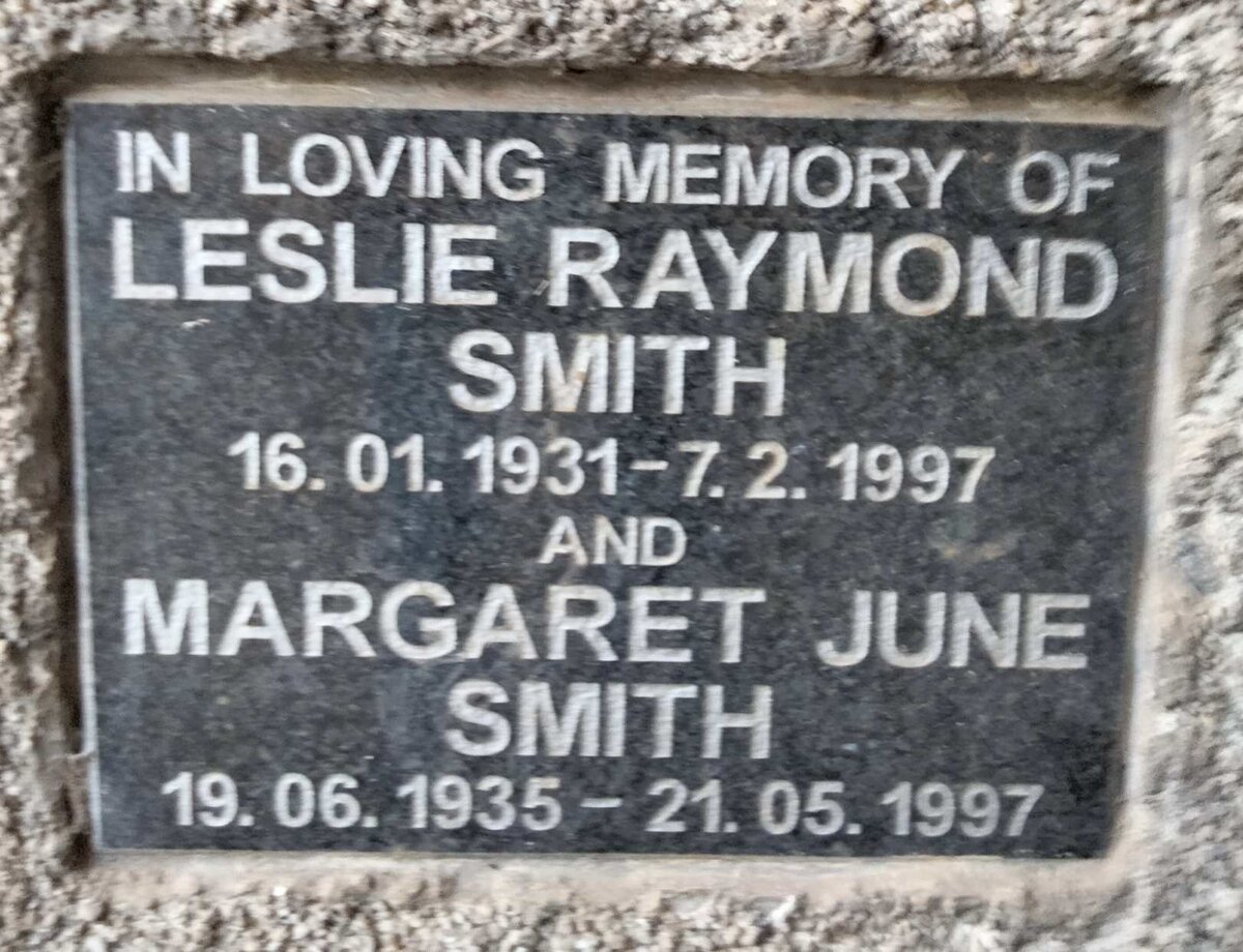 SMITH Leslie Raymond 1931-1997 & Margaret June 1935- 1997