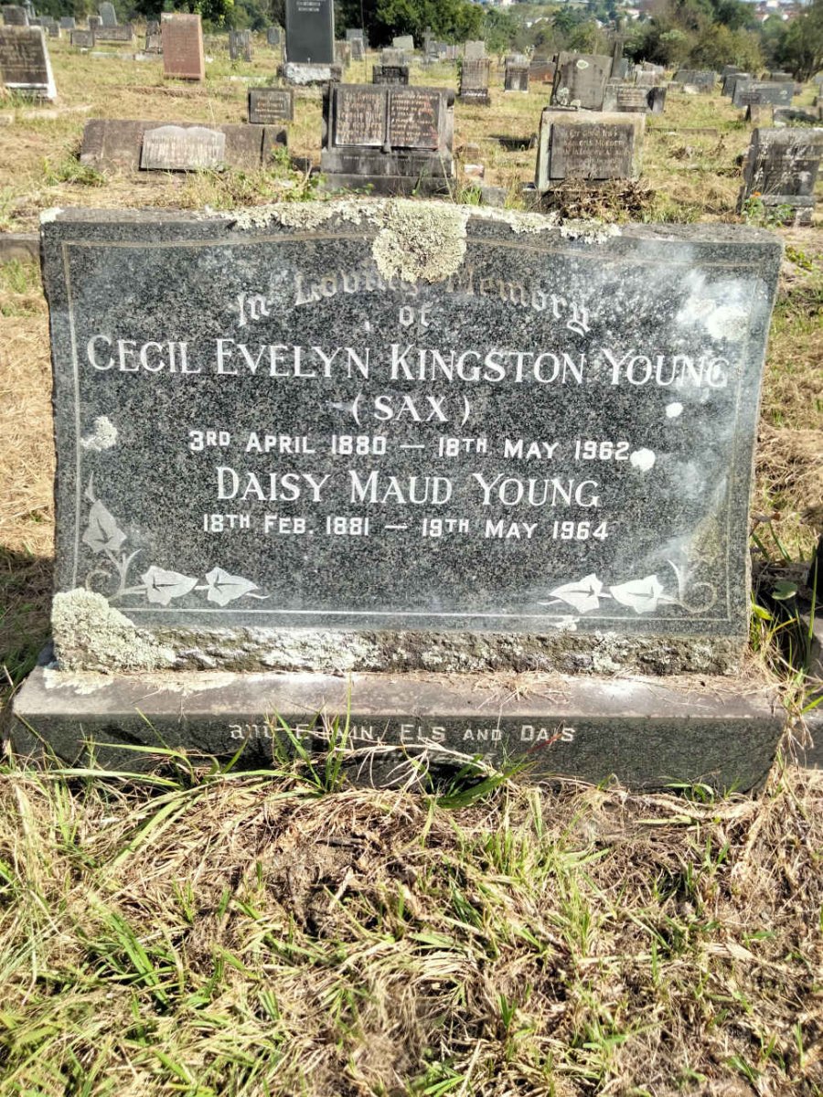 YOUNG Cecil Evelyn Kingston 1880-1962 & Daisy Maud 1881-1964
