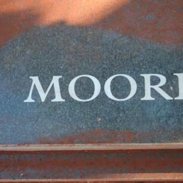 MOORE Dolf 1964-2011 &amp; Marjorie 1965-