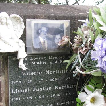 NEETHLING Lionel Justus 1921-2006 &amp; Valerie 1924-2003