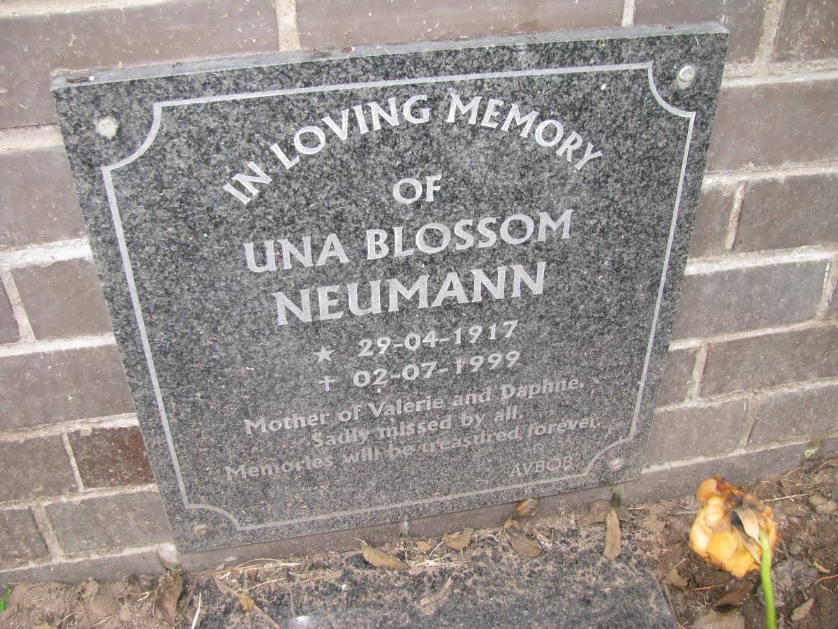 NEUMANN Una Blossom 1917-1999