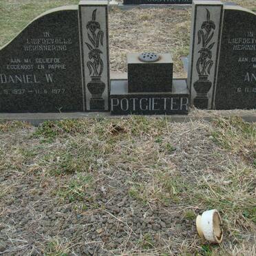 POTGIETER Daniel W. 1937-1977 &amp; Anna A.M. 1941-