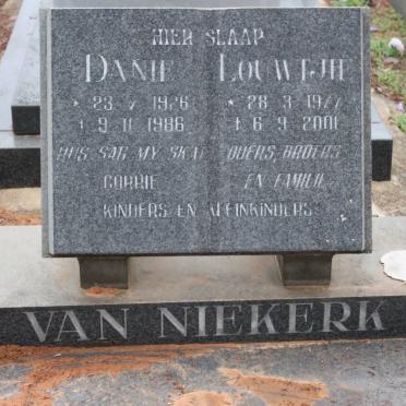 NIEKERK Danie, van 1926-1986 :: VAN NIEKERK Louwtjie 1977-2001