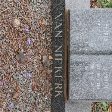 NIEKERK Benjamin Petrus, van 1912-1989 &amp; Susanna Gertruida Elizabeth 1918-2007