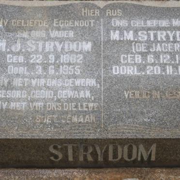 STRYDOM H.J. 1882-1955 &amp; M.M. DE JAGER 1884-1980
