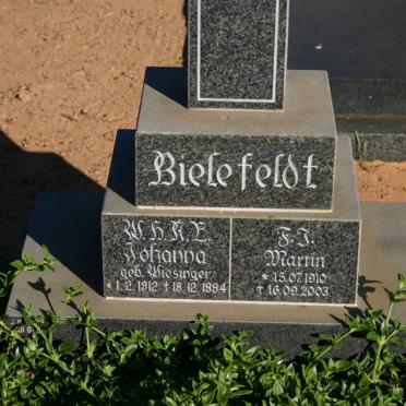 BIELEFELDT F.J. Martin 1910-2003 &amp; W.H.A.E. Johanna WIESINGER 1912-1994